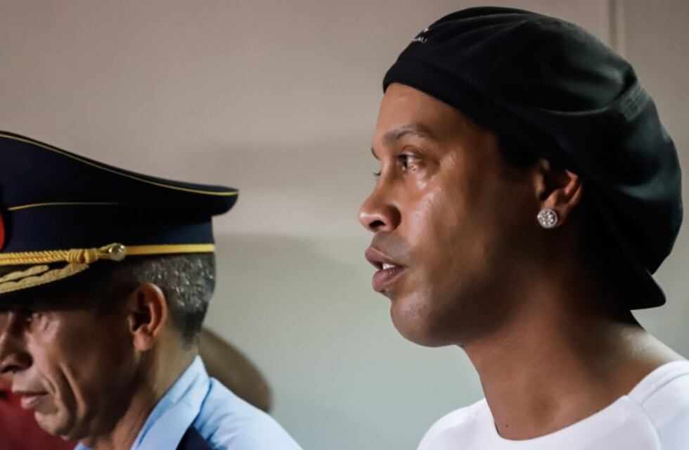 Ronaldinho seguirá preso en Paraguay: le negaron la prisión domiciliaria