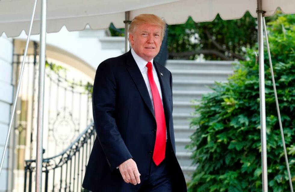 Trump acusa al New York Times de frustrar un plan para matar al líder del ISIS