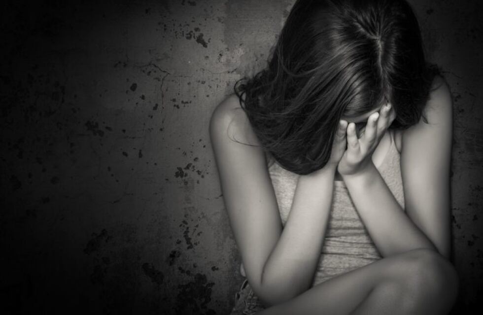 Denuncia a un hombre que abusó de su hija