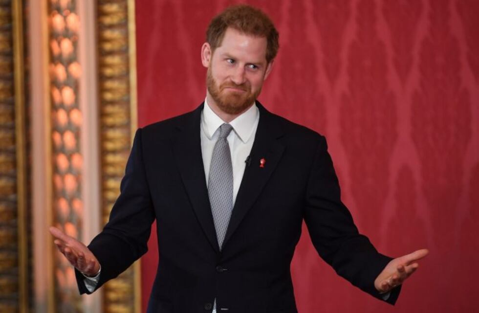 El príncipe Harry expresó su "gran tristeza" por alejarse de la Familia Real