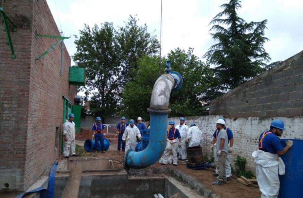 Se restablece el servicio de agua en los barrios afectados por el corte