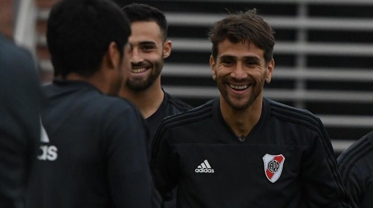 El ex Newell's anunció una segunda contribución este año para ayudar a vecinos de Las Rosas\u002E (@leoponzio_ok)