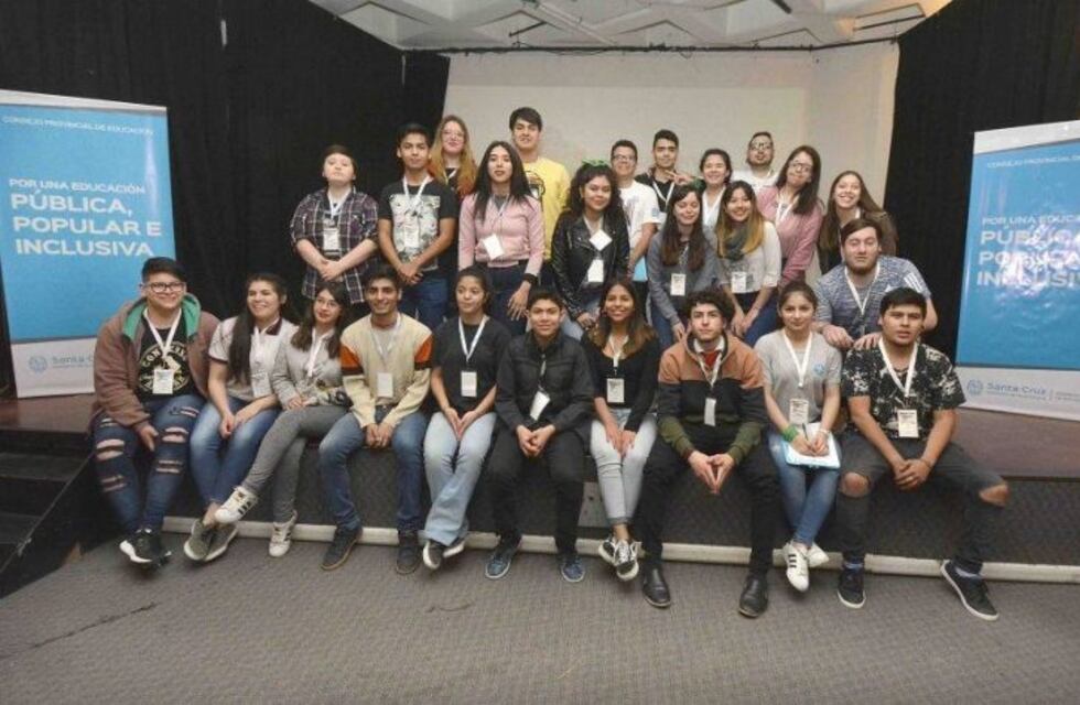 Eligieron a los 16 estudiantes ante el Parlamento Nacional