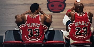 Pippen y Jordan en The Last Dance, la serie documental de Netflix CULTURA NETFLIX