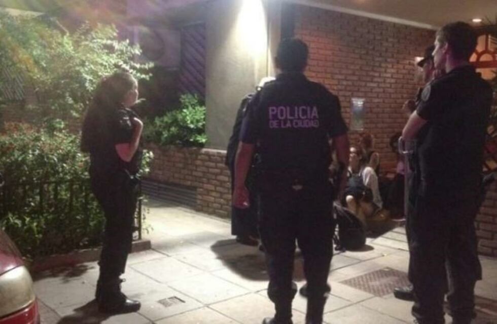 Detuvieron a seis mujeres por "hacer pintadas" a favor de #NiUnaMenos