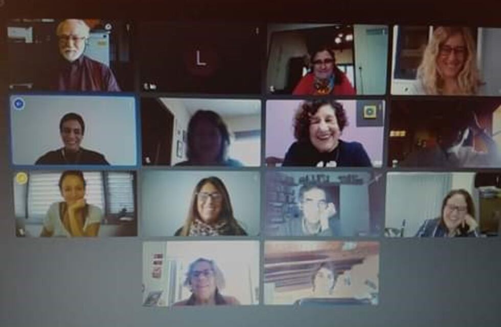 Rendir en tiempos de pandemia: se graduó de la Facultad de Arte a través de una videoconferencia