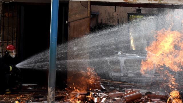 Se incendió una casa de Maipú, donde funcionaba una rotisería. El dueño murió.