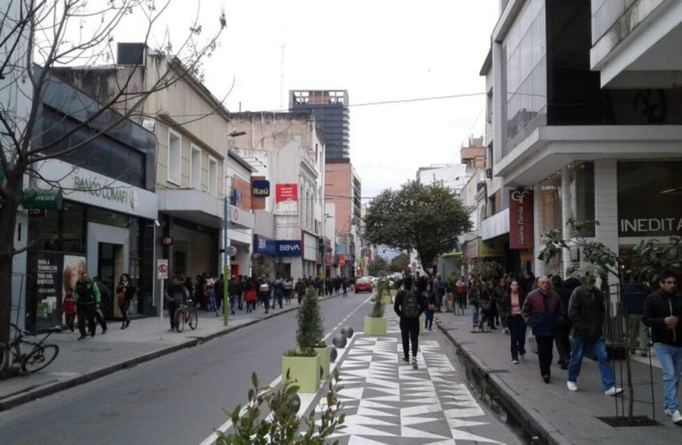 El dolar se encuentra en $57 para la venta y $51 para la compra en Tucumán