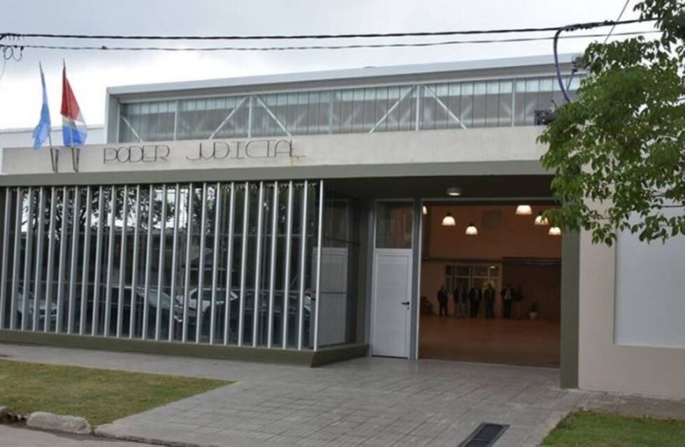 Docente santafesino en la mira por abusar de un alumno y ofrecerle dinero a otro para tener sexo