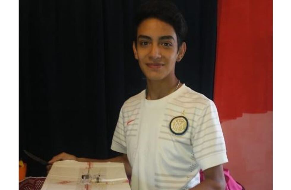 Un joven de Añatuya cobró el IFE e instaló su propia peluquería