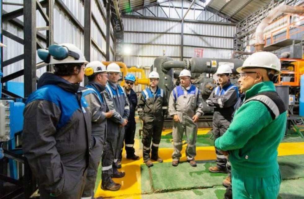Funcionarios recorrieron instalaciones de YPF en Diadema y Manantiales Behr