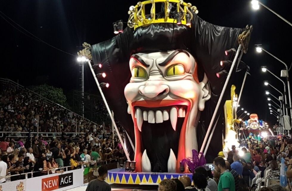 La Comparsa Papelitos desfilará hoy para inaugurar la renovada Avenida Parque