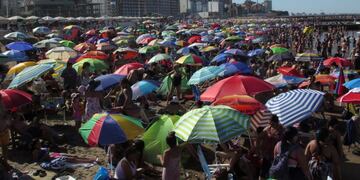 Este jueves se volverá a vivir una jornada sofocante en la ciudad. Desde el Servicio Meteorológico Nacional renovaron la alerta amarilla.