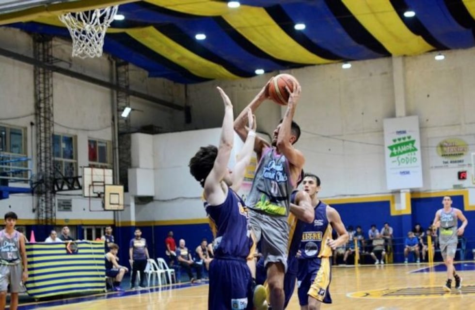 Oberá pintó de celeste el primer partido de la serie ante Mitre