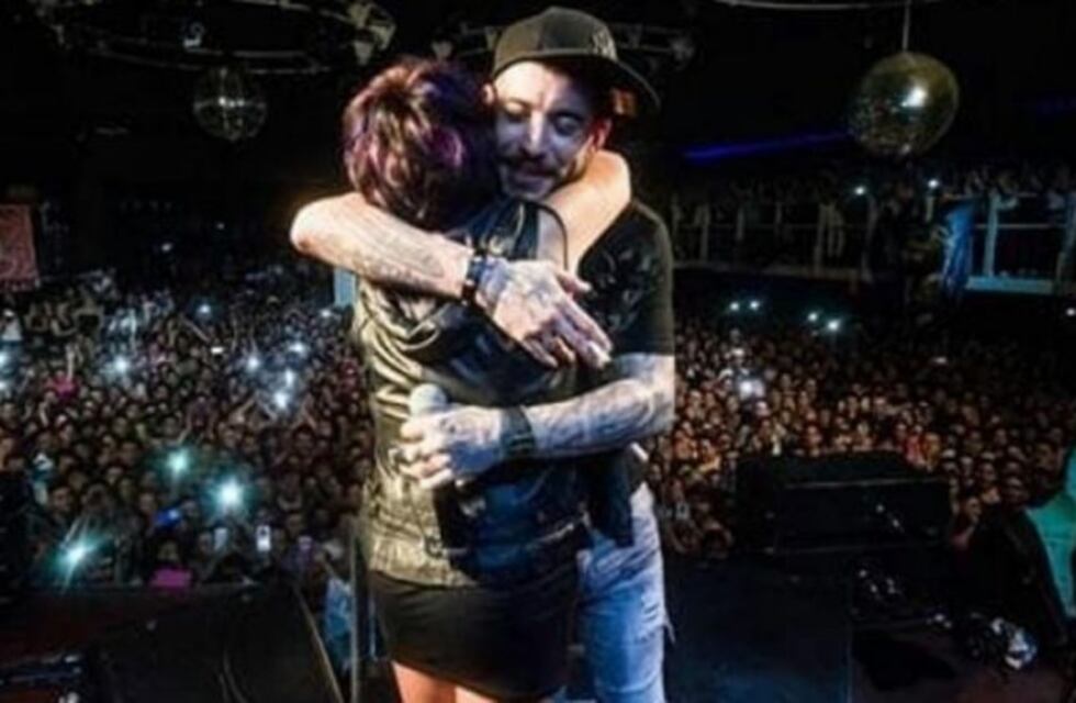 Ulises Bueno cantó con su excuñada Alejandra Romero un tema de Rodrigo