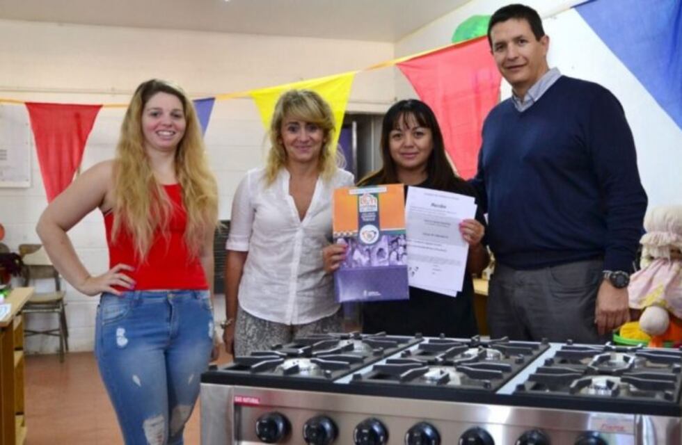 Gobierno de Chubut entregó horno industrial a una fundación de Rawson