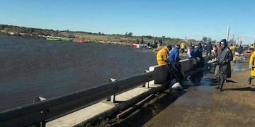 Obras de contenciu00f3n en la laguna Melincuu00e9.