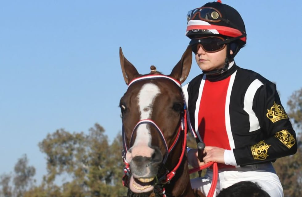 Turf y el accidente en Palermo: quién es Florencia Giménez, la jocketa mendocina que lucha por su vida