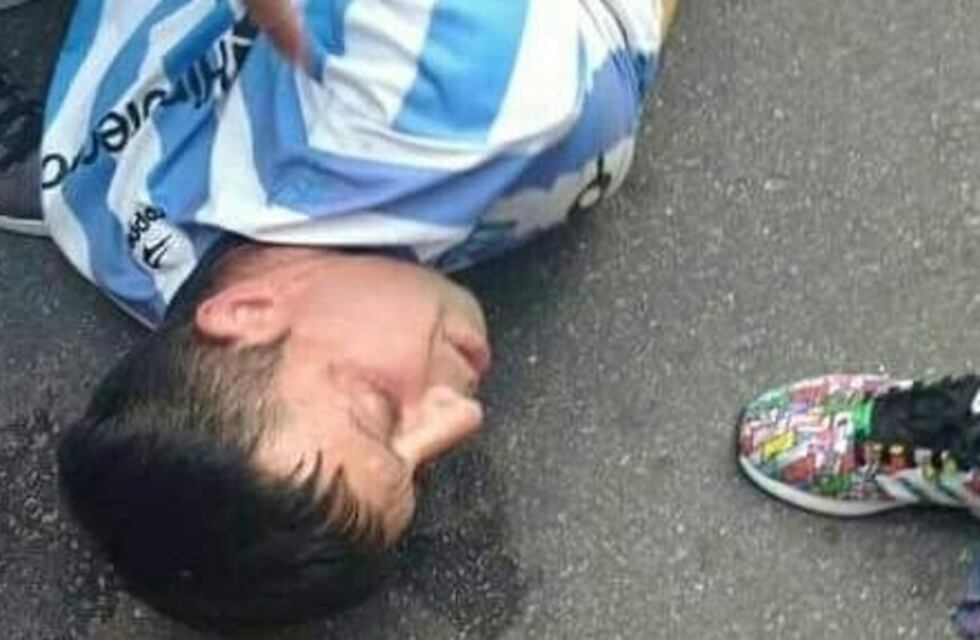 Abusaron de un hincha de Racing metiéndole una pistola en el ano por hablar mal de la barra del club