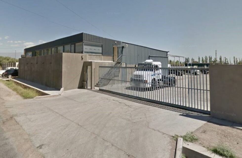 Asaltaron al sereno de Transportes Mitre y se llevaron una camioneta cargada de herramientas