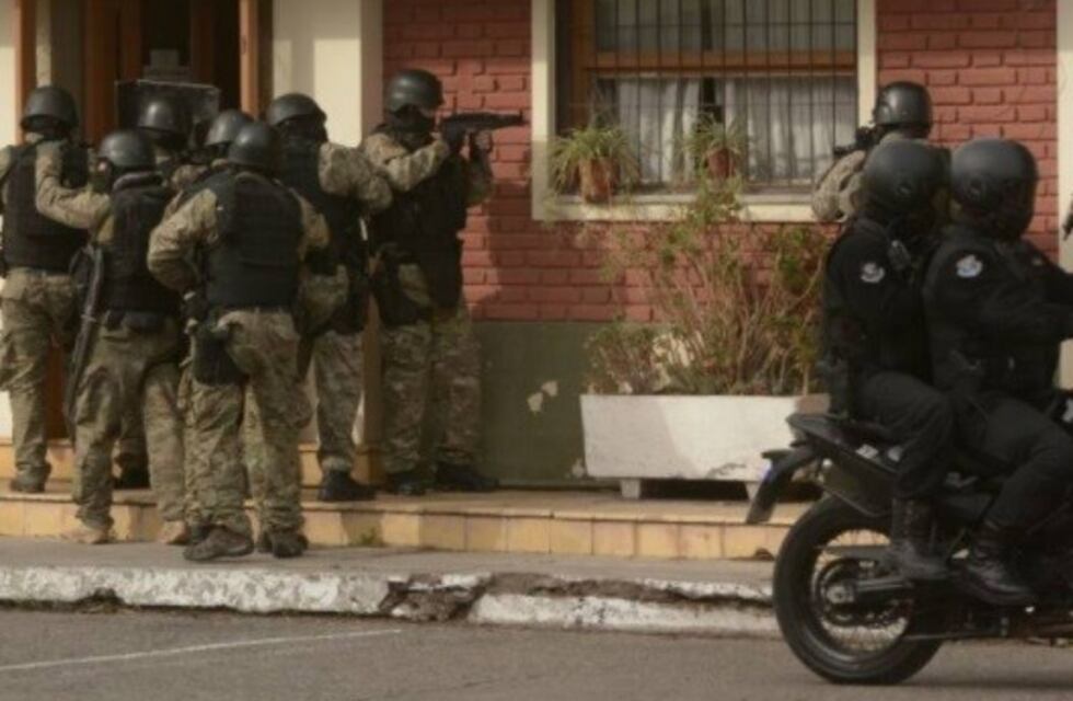 ¡Alerta máxima! en Godoy Cruz: un joven amenaza con matarse