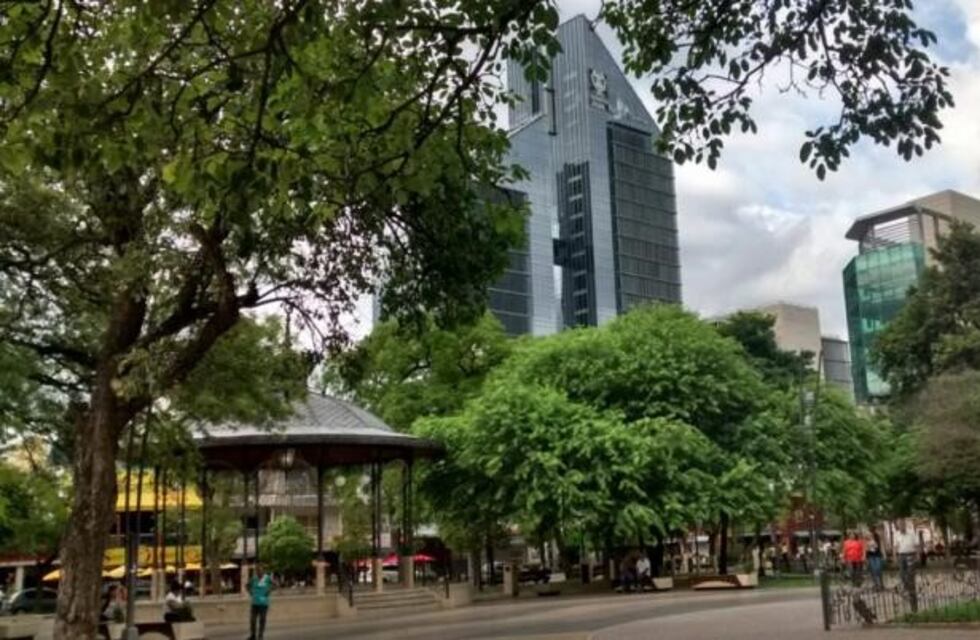 El jueves estará nublado y podría llover durante la noche en Santiago