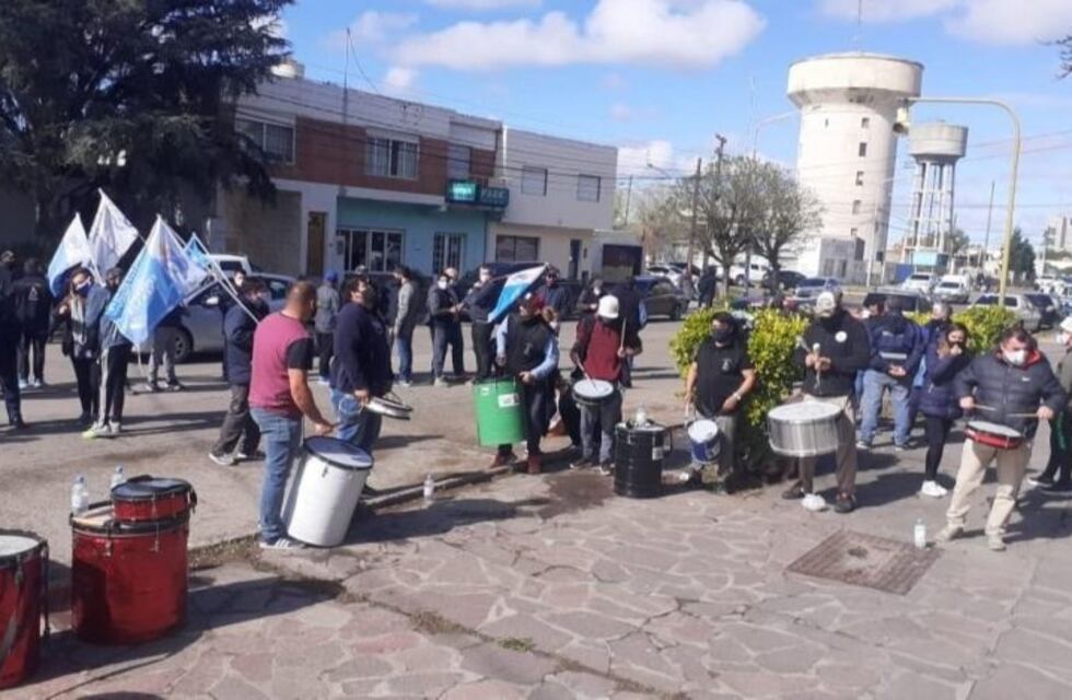 Por paro del Gremio de Luz y Fuerza se paralizó la potabilización de agua en Rawson