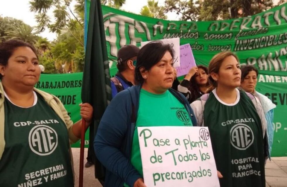 Enfermeros también marcharon para pedir mejoras salariales