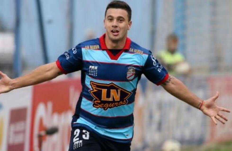 Un volante rescindió con Arsenal y suena en Newell's