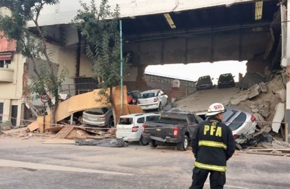 Se derrumbó una concesionaria de autos en Villa Devoto