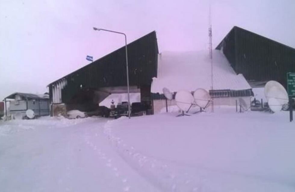 El paso Pino Hachado está cerrado por viento blanco