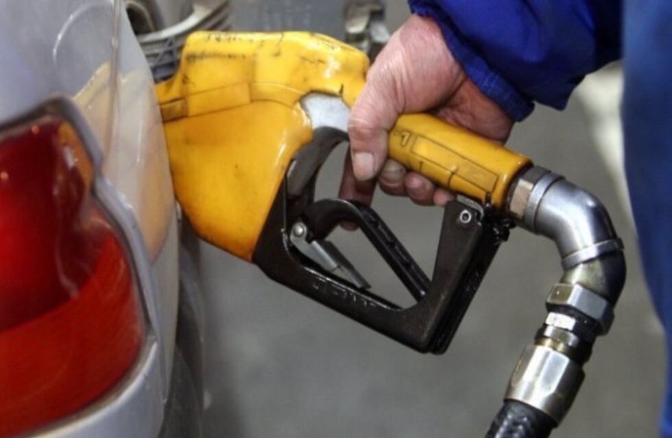 Un nuevo aumento de combustibles golpeó el bolsillo de los tucumanos