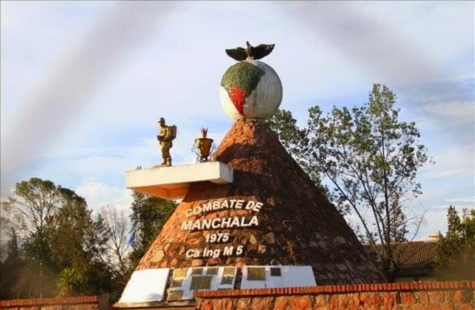 Homenajearon a los exsoldados que repelieron el ataque guerrillero en Manchalá