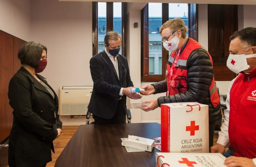 La Cruz Roja Paraná donó termómetros al municipio
