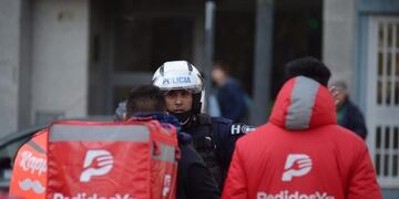 Repartidores de Pedidos Ya se manifestaron en Grand Bourg y denuncian que fueron agredidos por los policías de la comisaría primera