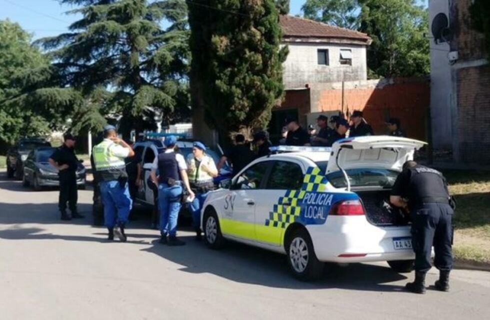 Se montó un operativo policial en barrio Fonavi para dar con el paradero de Daniela Díaz