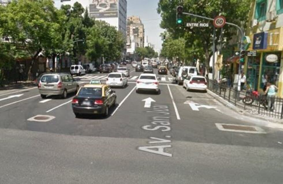 Por obras, está cortado el tránsito en Avenida San Juan