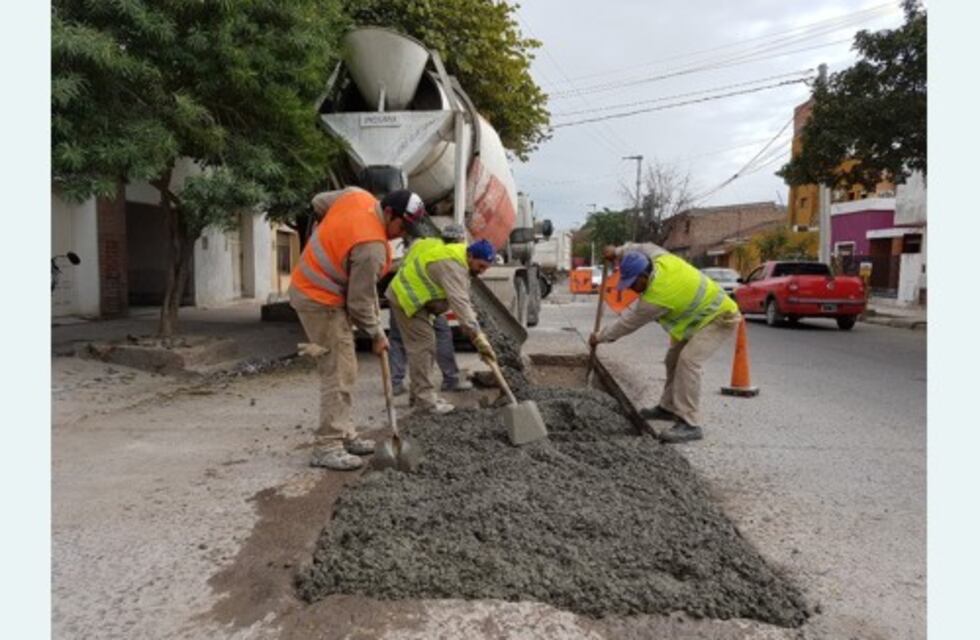 Siguen trabajando para mejorar el estado de las calles en la Capital santiagueña