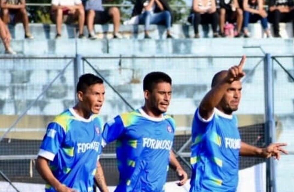 Sol de América goleó a Libertad en el debut