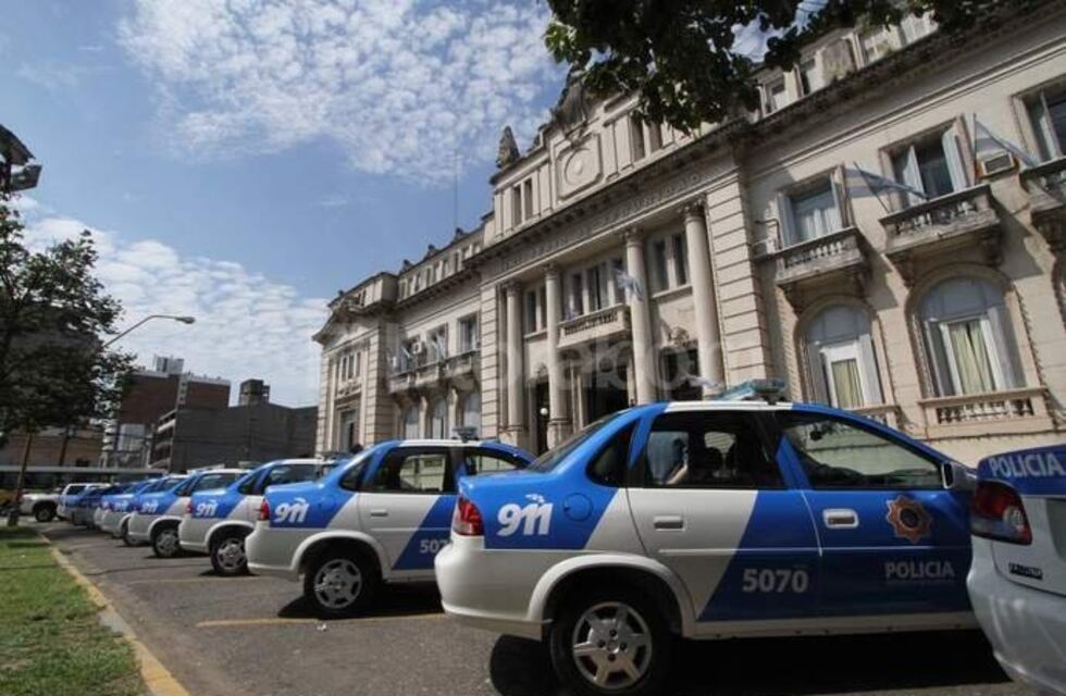 Corral denunció que dependencias provinciales están colgadas de la luz