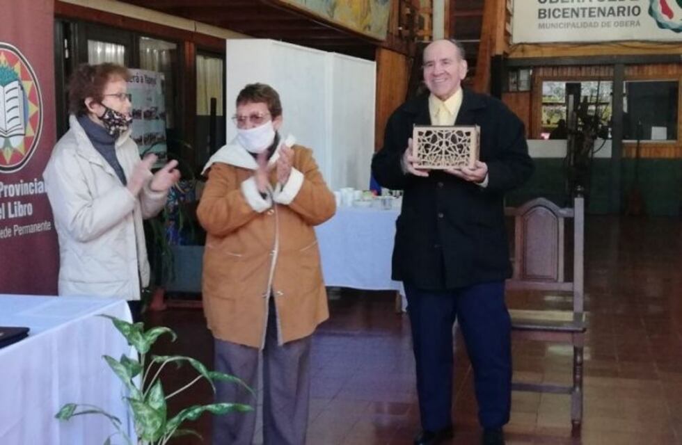 La Feria Provincial del Libro distinguió a "Lalo" Doretto por sus aportes la cultura