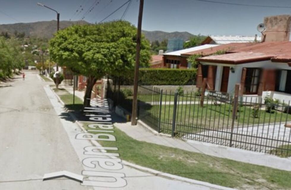 La Falda: se ofreció para cortar el césped y robó un celular