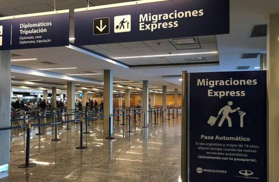 Un corte de luz afectó el servicio de Migraciones del aeropuerto de Ezeiza y hubo demoras