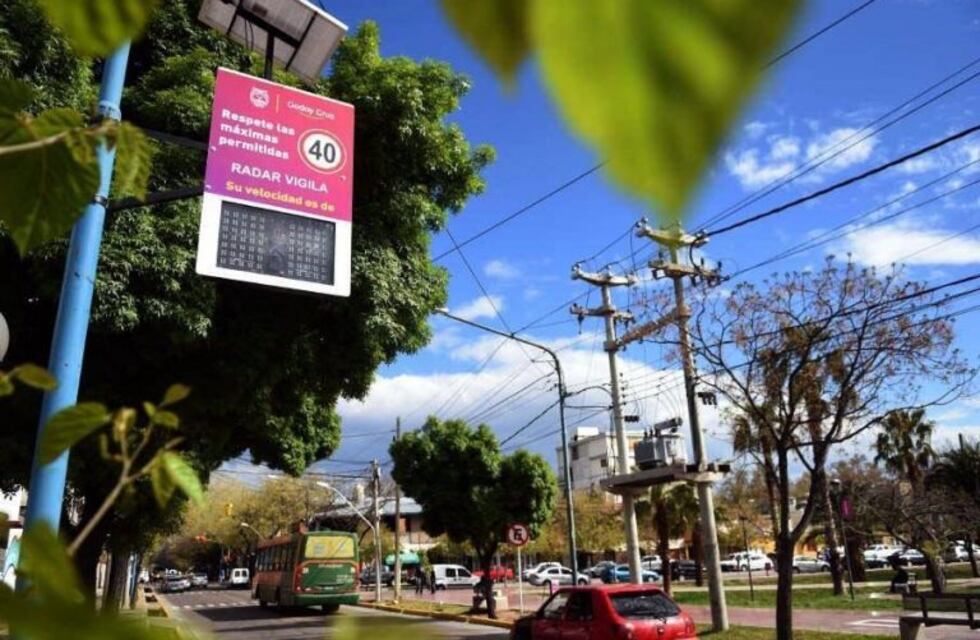 Un sensor solar mide ahora la velocidad en Godoy Cruz