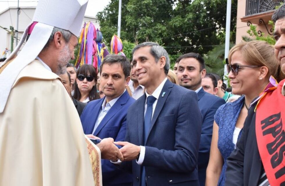 Paredes Urquiza: "Que la biblia, que no se enmienda, nos guíe"