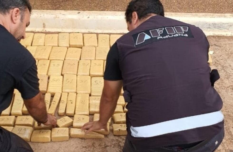 Marihuana y anfetaminas incautadas por la Aduana en los puentes de Misiones a Foz y a Encarnación