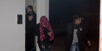 Detuvieron a tres personas por el cuerpo calcinado hallado en un auto