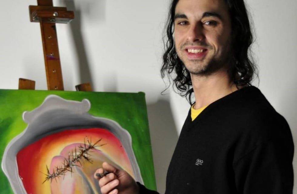 Postergan permiso para poner un pene hecho de basura en el centro rosarino