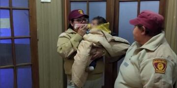 Beba rescatada en Roca y el río por personal de la GUM\u002E (El Tres)