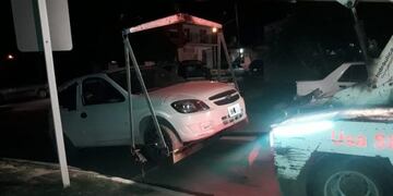 Quiso escaparse cuando la policía le pidió los papeles de su auto